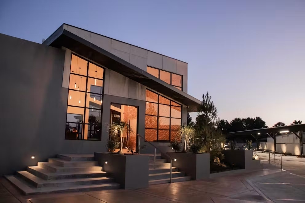 Villa outdoor dining